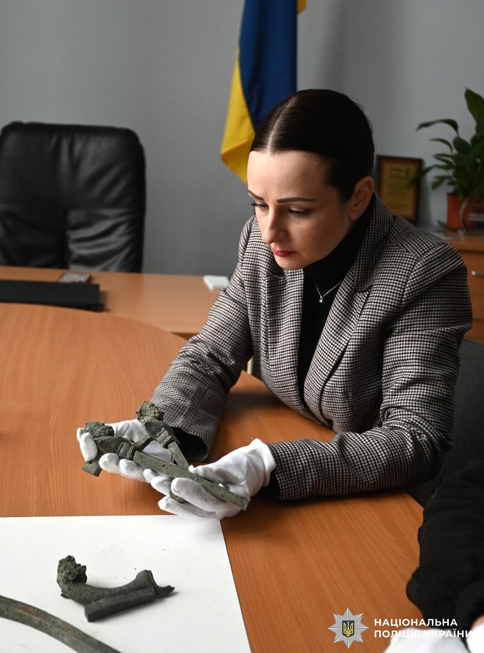 Фото до матеріалу: Вінницький «чорний археолог» відправився під суд за знахідку римської доби