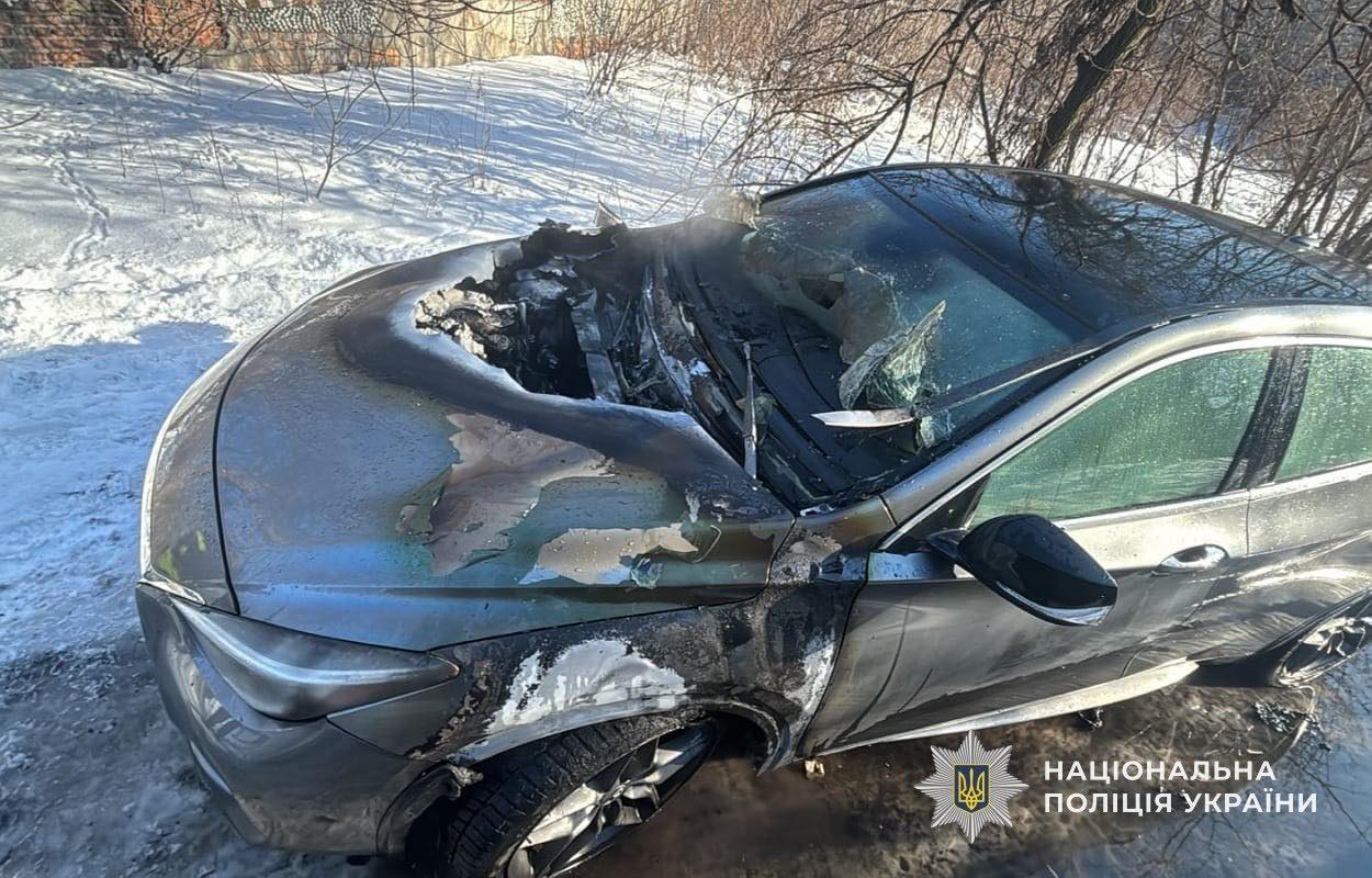 Фото до матеріалу: У Кам'янському судитимуть підлітка за підпал авто у дворі