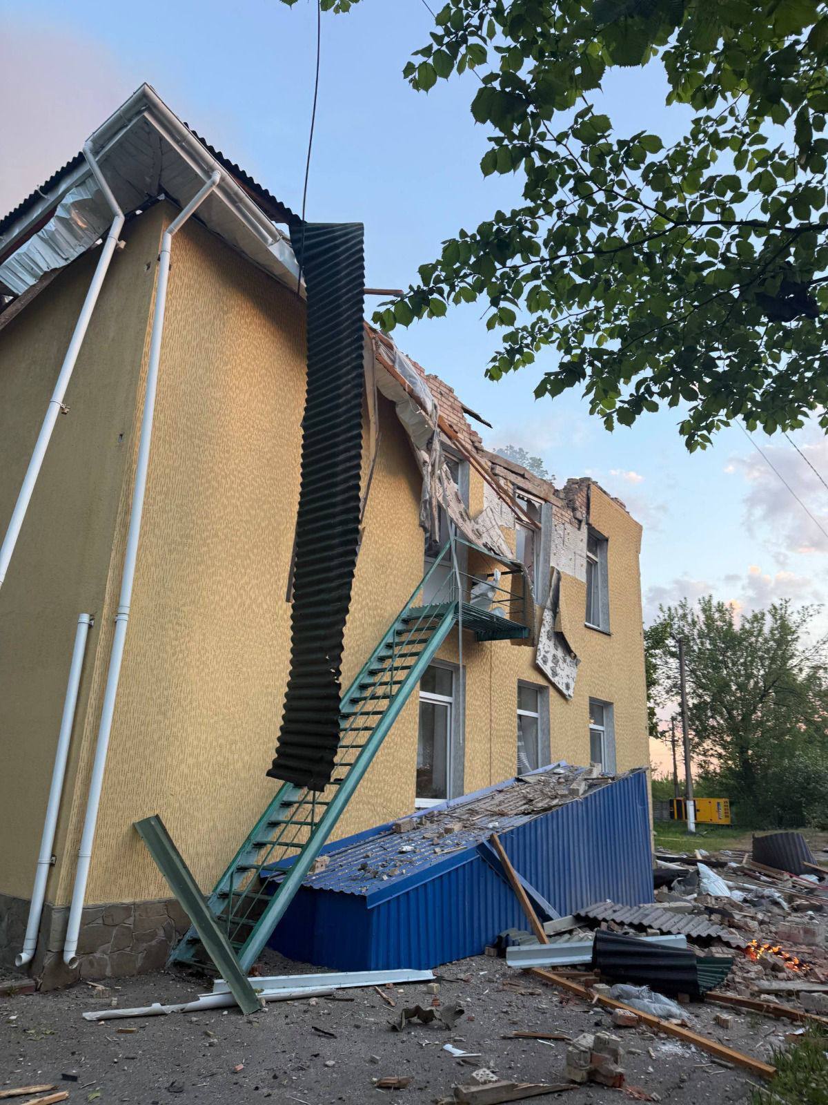 Фото до матеріалу: У Київській області російські дрони пошкодили дитячий садок та житлові будинки