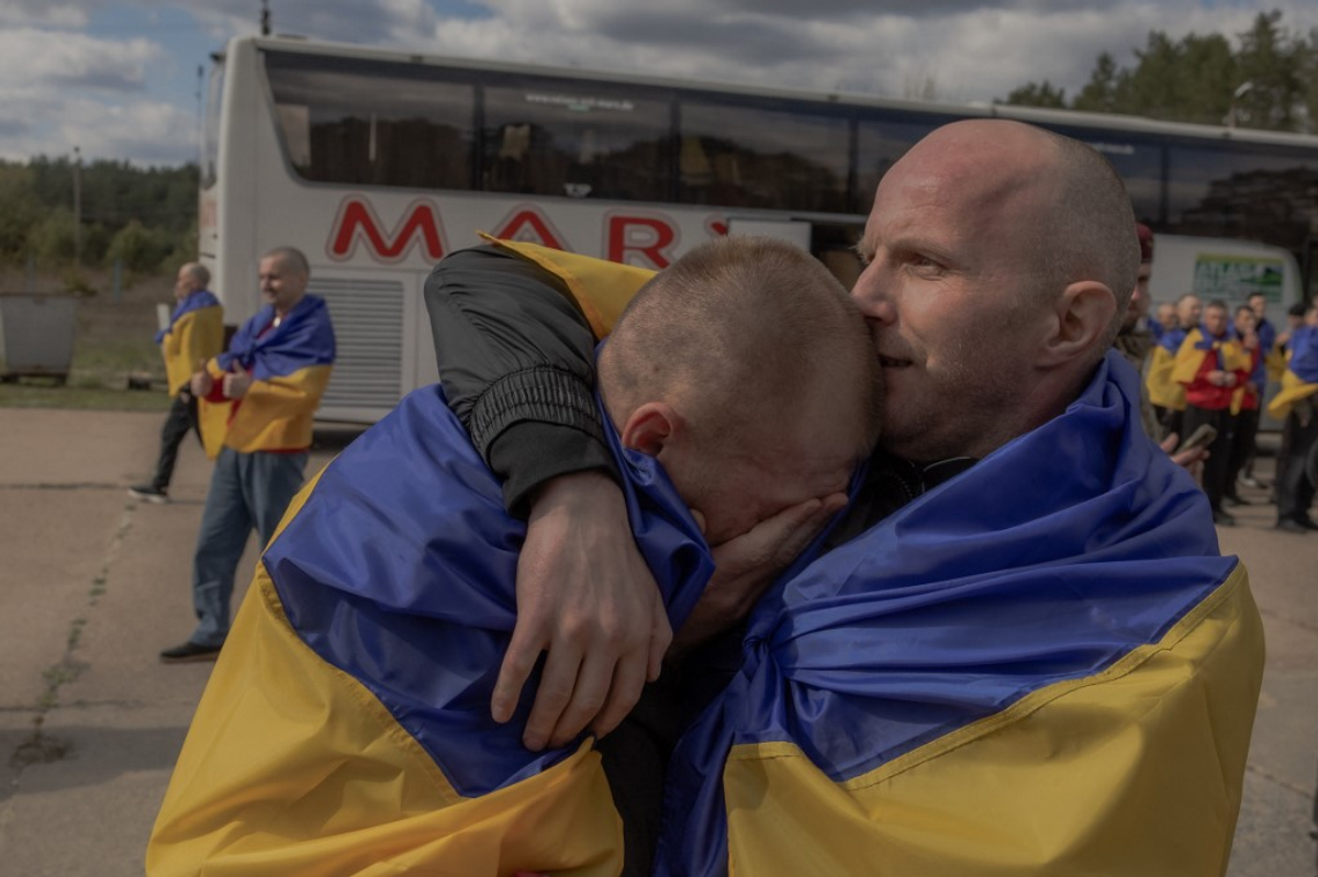 Фото до матеріалу: Зеленський спростував звинувачення Путіна щодо відмови в обміні в'язнями