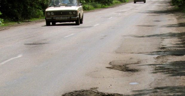 Фото до матеріалу: Поточний ремонт доріг в Україні припиниться 1 червня, оскільки уряд не виділив коштів, - Максим Шкіль