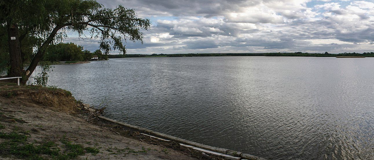 Фото до матеріалу: Повернули майже 202 гектари природно-заповідного фонду «Лебедине озеро»