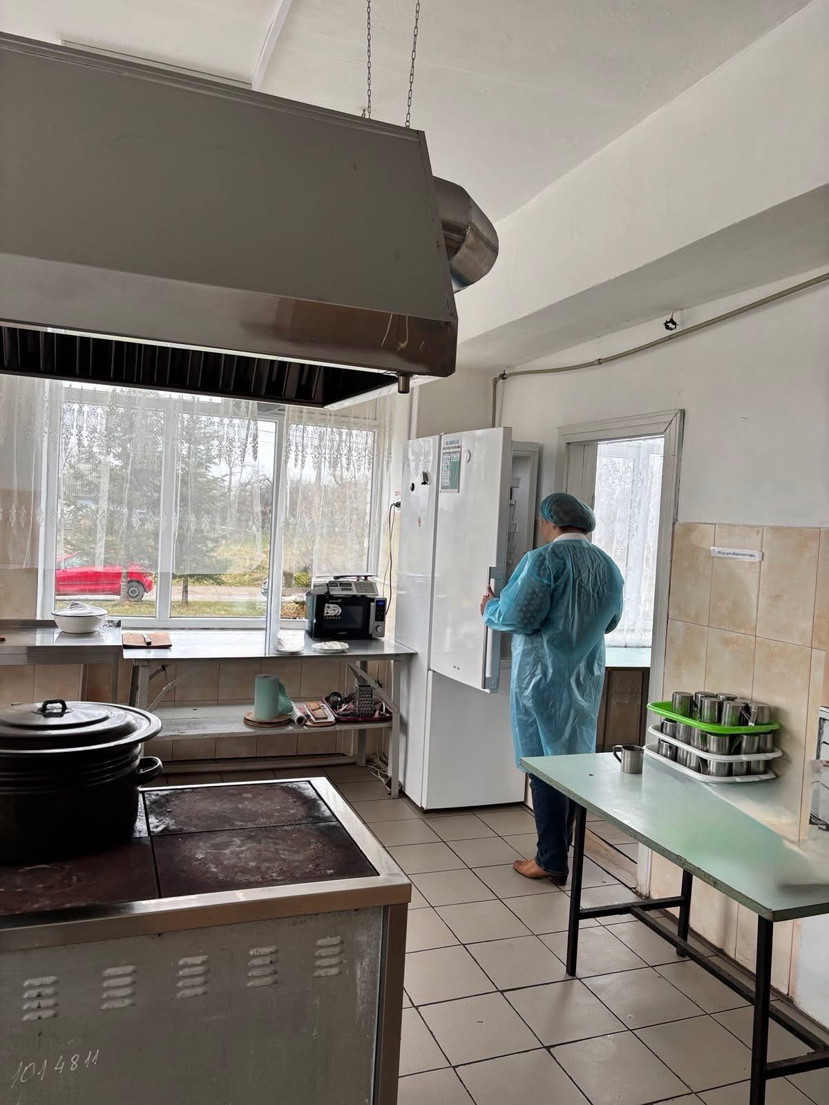 Фото до матеріалу: Понад 70% шкіл і садків Прикарпаття мають зауваження до харчування
