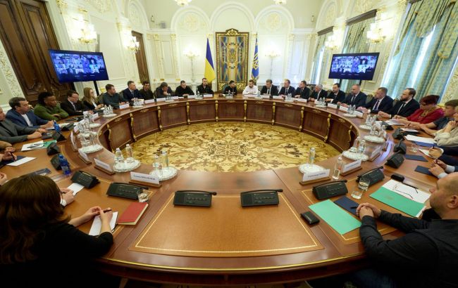 Фото до матеріалу: Зеленський і Буданов обговорили підготовку України до зими