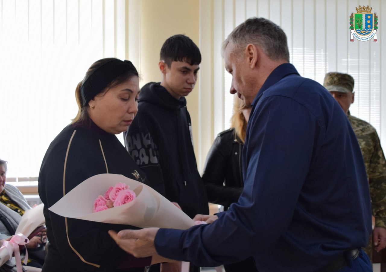 Фото до матеріалу: У Ізмаїльському районі нагороджено родини загиблих захисників