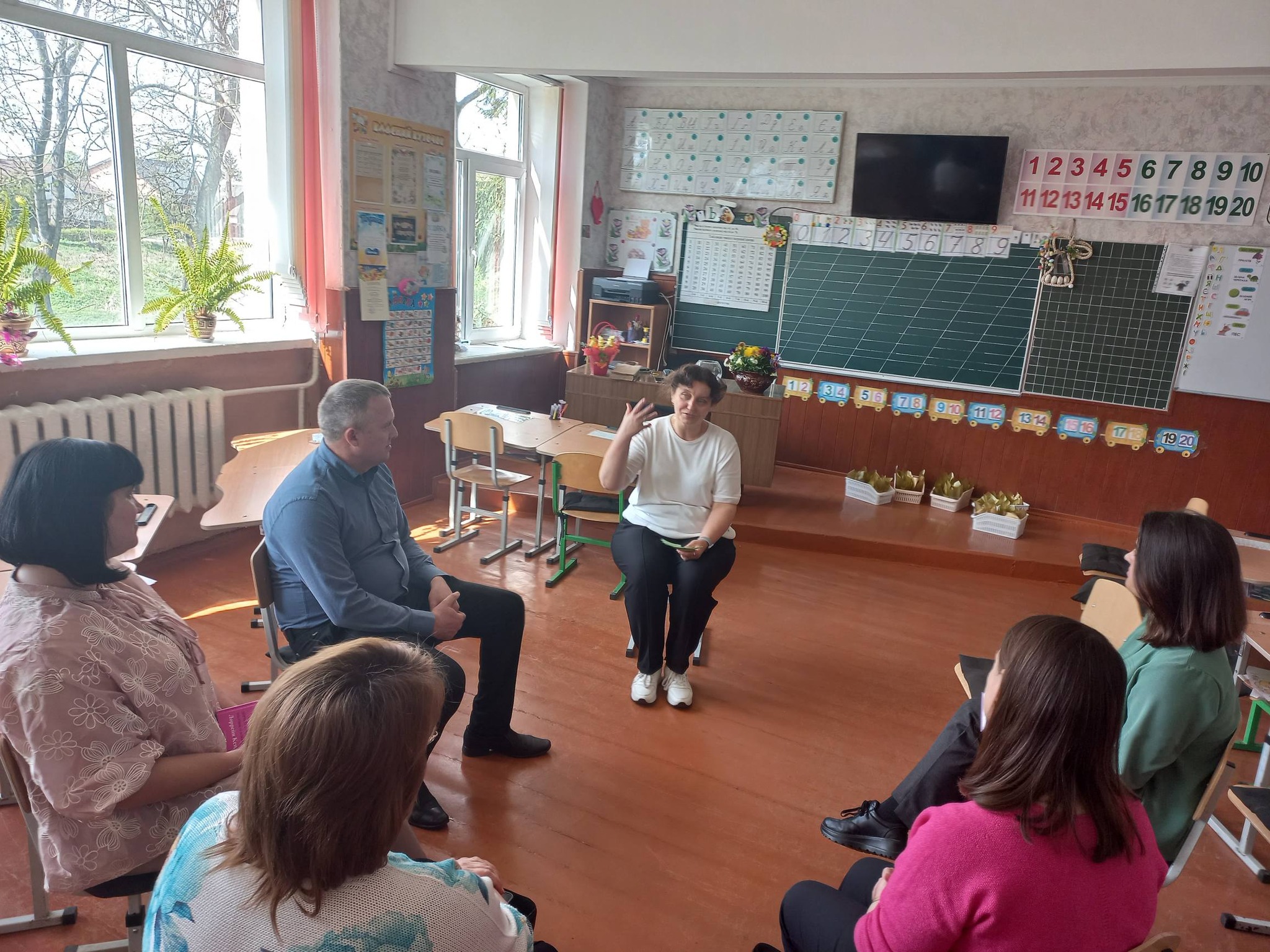 Фото до матеріалу: Педагогічне партнерство: у Любомлі підвели підсумки роботи координаційно-методичної ради