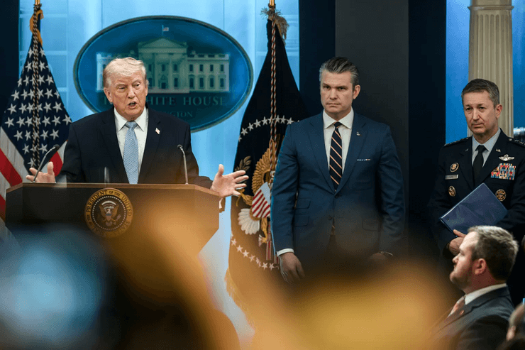 Фото до матеріалу: Віцепрезидент США Венс засумнівав у достовірності даних Пентагону про війну в Ірані