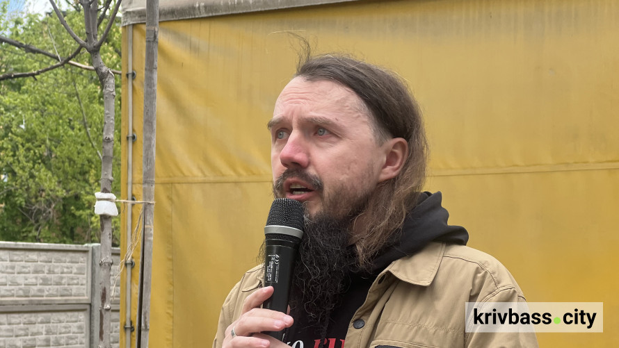 Фото до матеріалу: У Кривому Розі відкрили сквер пам'яті на честь загиблих волонтерів