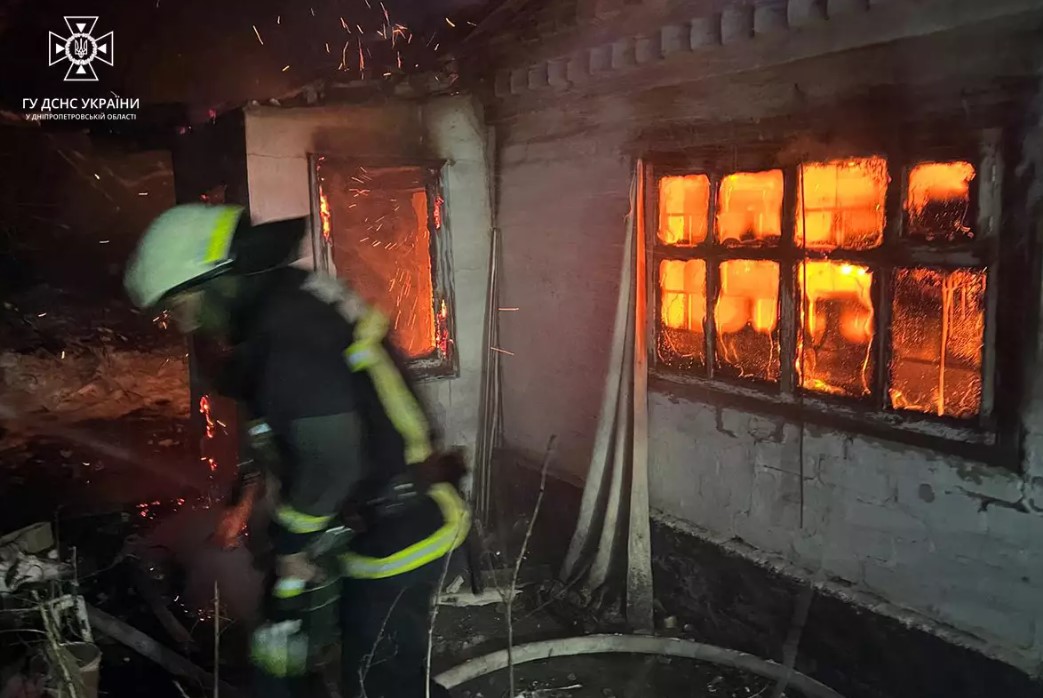 Фото до матеріалу: У Кам'янському районі пожежа: знайшли обгорілого власника будинку