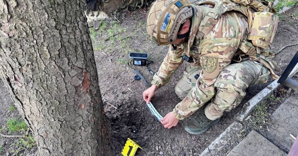 Фото до матеріалу: У Києві сталася стрілянина: невідомий відкрив вогонь по авто з жінкою та дитиною