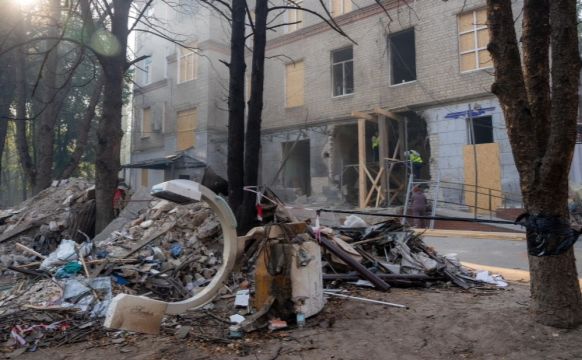 Фото до матеріалу: ВООЗ підтвердила понад 3000 атак на систему охорони здоров'я в Україні