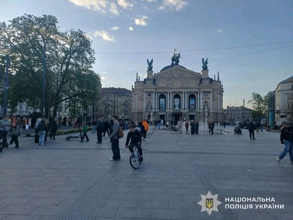 Фото до матеріалу: У Львові підліток на електросамокаті збив дворічну дитину: поліція відкрила кримінальну справу