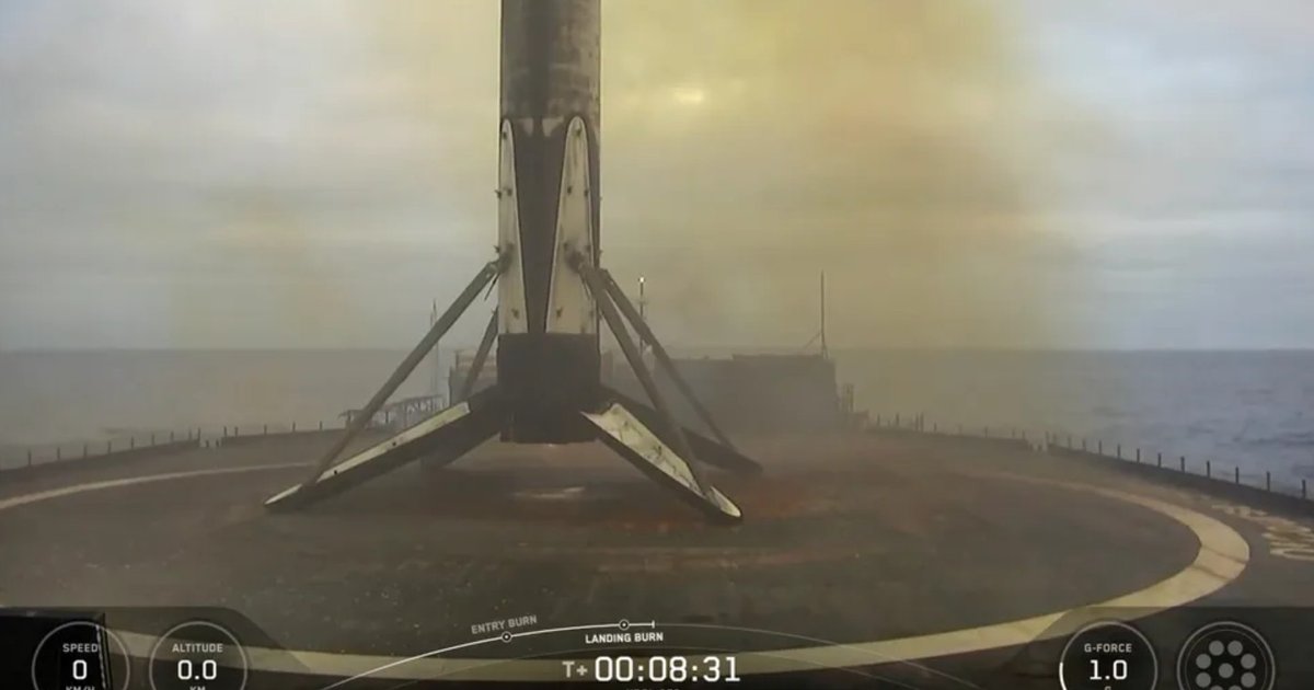 Фото до матеріалу: SpaceX запустила партію секретних супутників США: на орбіті вже «чортова дюжина»