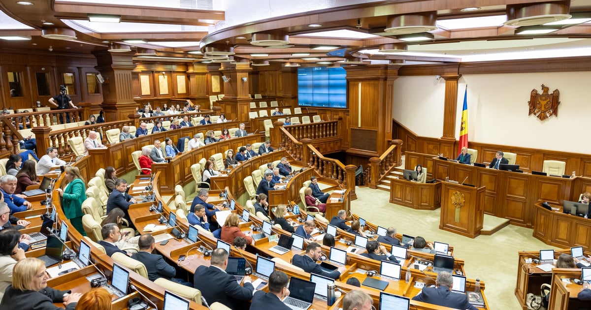 Фото до матеріалу: У Молдові підтримали заборону на російську мову в парламенті. Обурена опозиція покинула залу