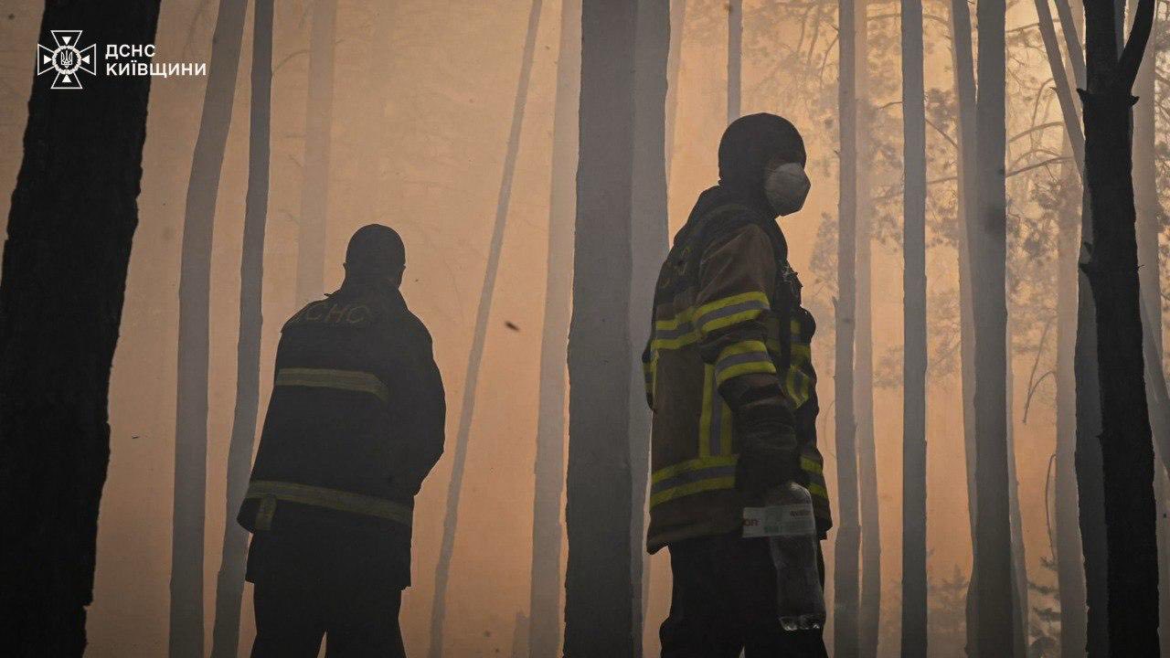 Фото до матеріалу: Радіаційний фон в Україні в нормі на тлі пожежі в Чорнобильській зоні