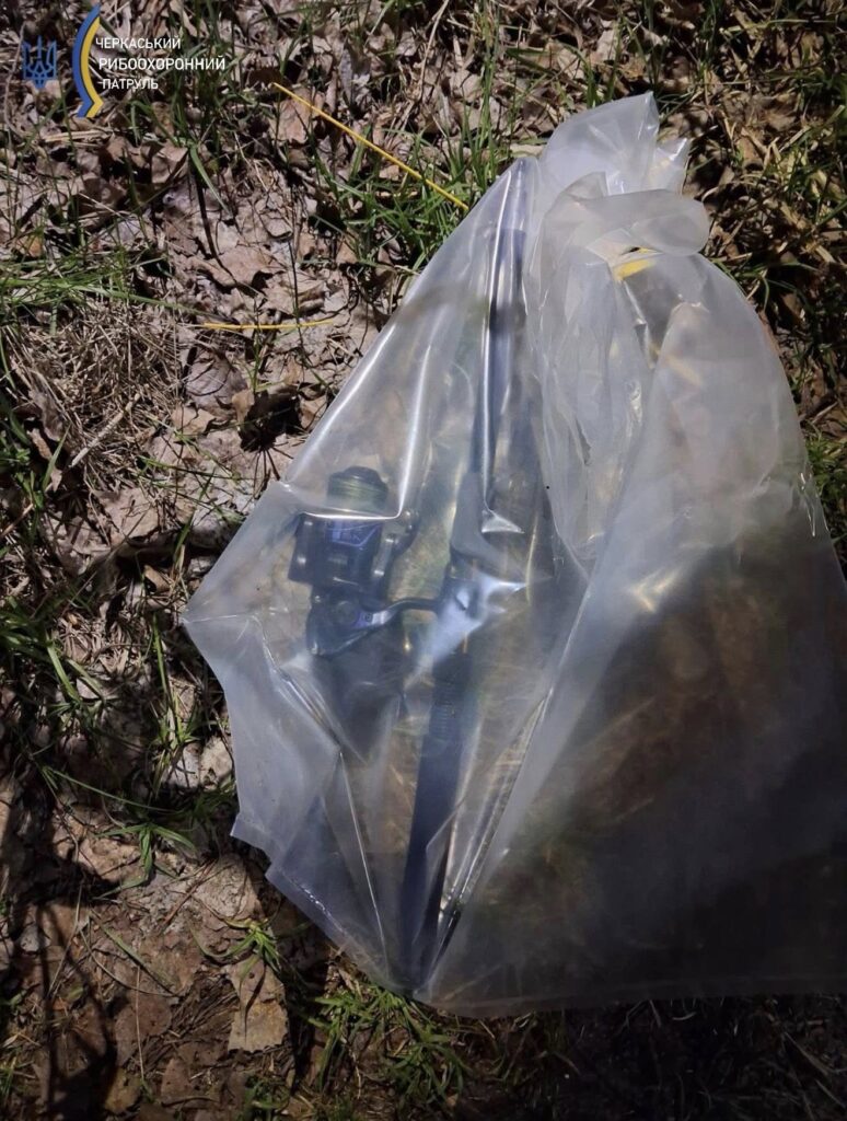 Фото до матеріалу: У Худяках затримали браконьєра з 18 лящами під час нересту