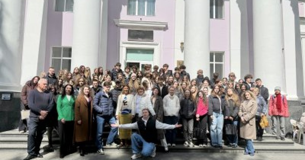 Фото до матеріалу: Ліцеїсти №1 дізналися про нові можливості у Вінницькому медичному університеті