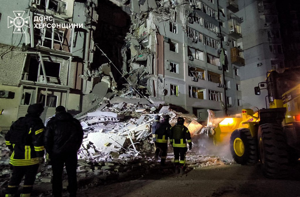 Фото до матеріалу: Russian Drone Hits Kryvyi Rih Apartment Block, Kills Two