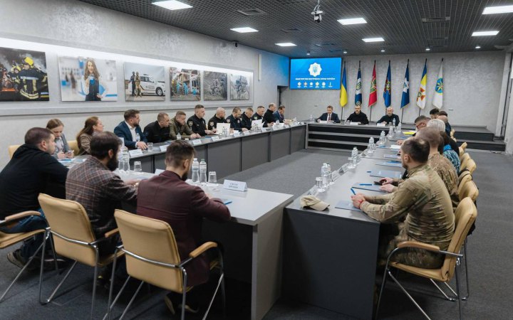 Фото до матеріалу: МВС провело експертні консультації щодо нового закону про цивільну зброю