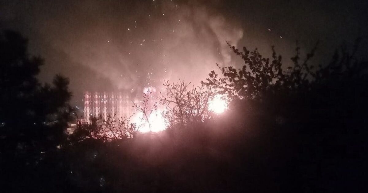 Фото до матеріалу: Дрони знову атакували НПЗ у Туапсе: спалахнули пожежі. Фото і відео