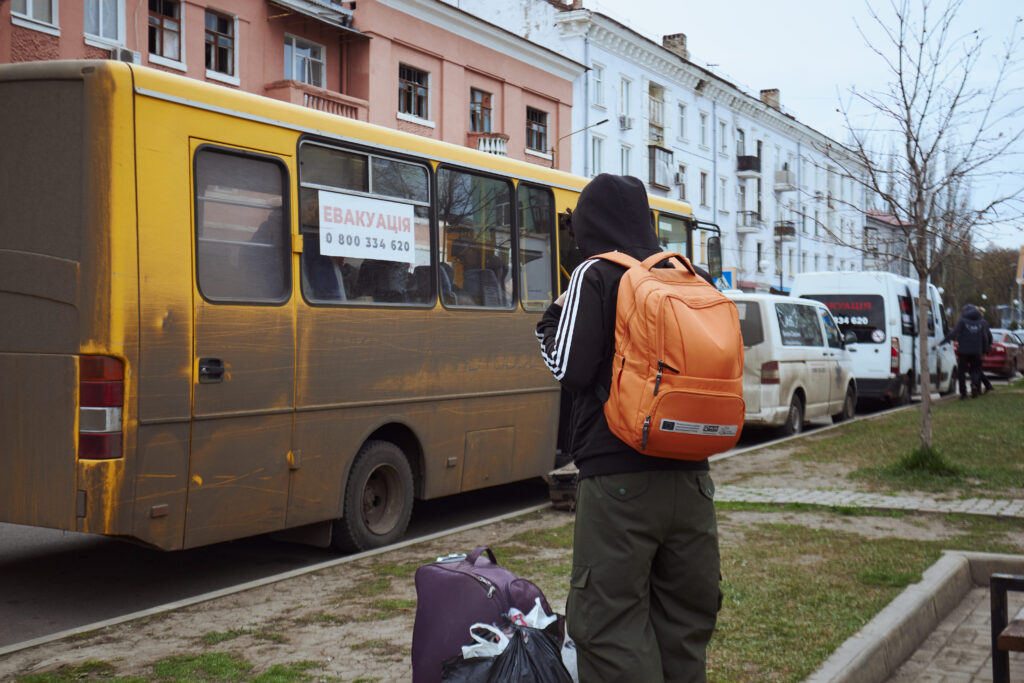 Фото до матеріалу: БФ «Янголи Спасіння»: евакуація безкоштовна, а не «напризволяще», як працюють транзитні центри