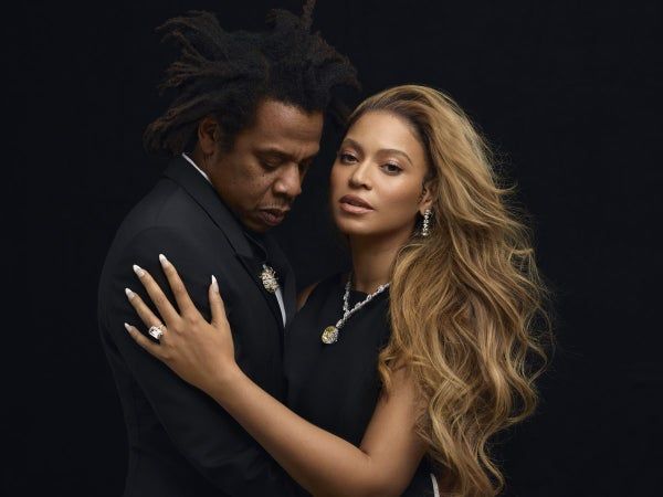 Фото до матеріалу: Бейонсе і Jay-Z купують замок XVI століття
