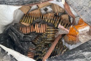Фото до матеріалу: На Львівщину 35-річний чоловік привіз арсенал зброї