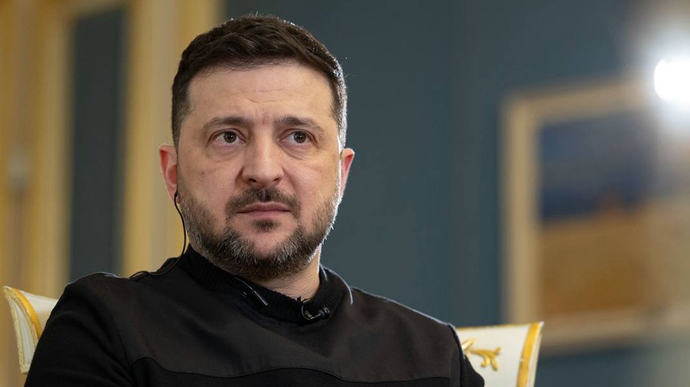 Фото до матеріалу: Зеленський про нові далекобійні удари по РФ: акцент на військові об'єкти