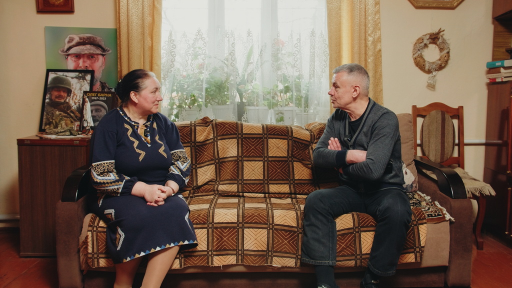 Фото до матеріалу: Третя річниця загибелі Олега Барни: дружина Ольга розповідає про їхнє життя на вулкані