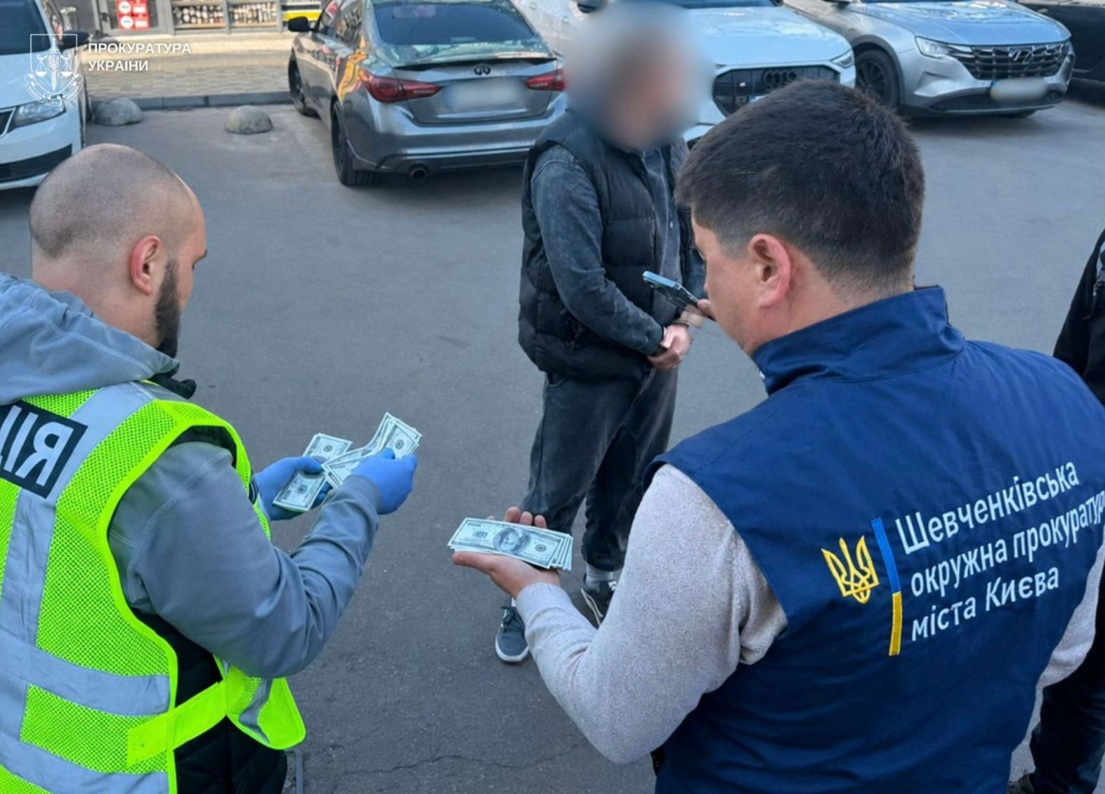 Фото до матеріалу: У Києві затримали шахрая, що «продавав» посаду капелана за $25 тисяч