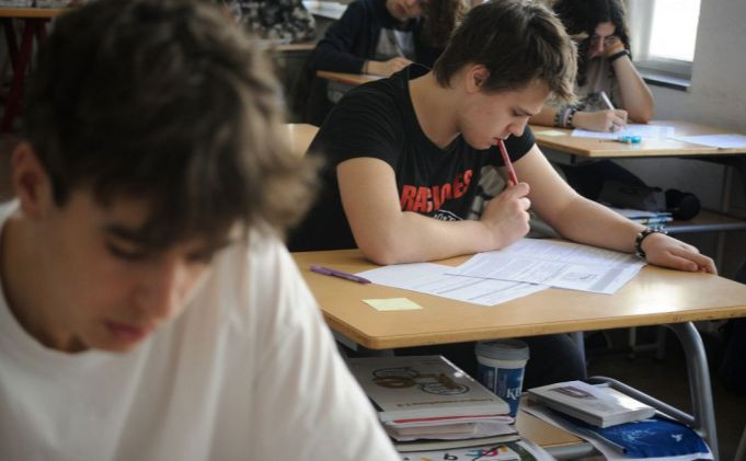 Фото до матеріалу: МОН спростило визнання атестатів для школярів з окупованих територій