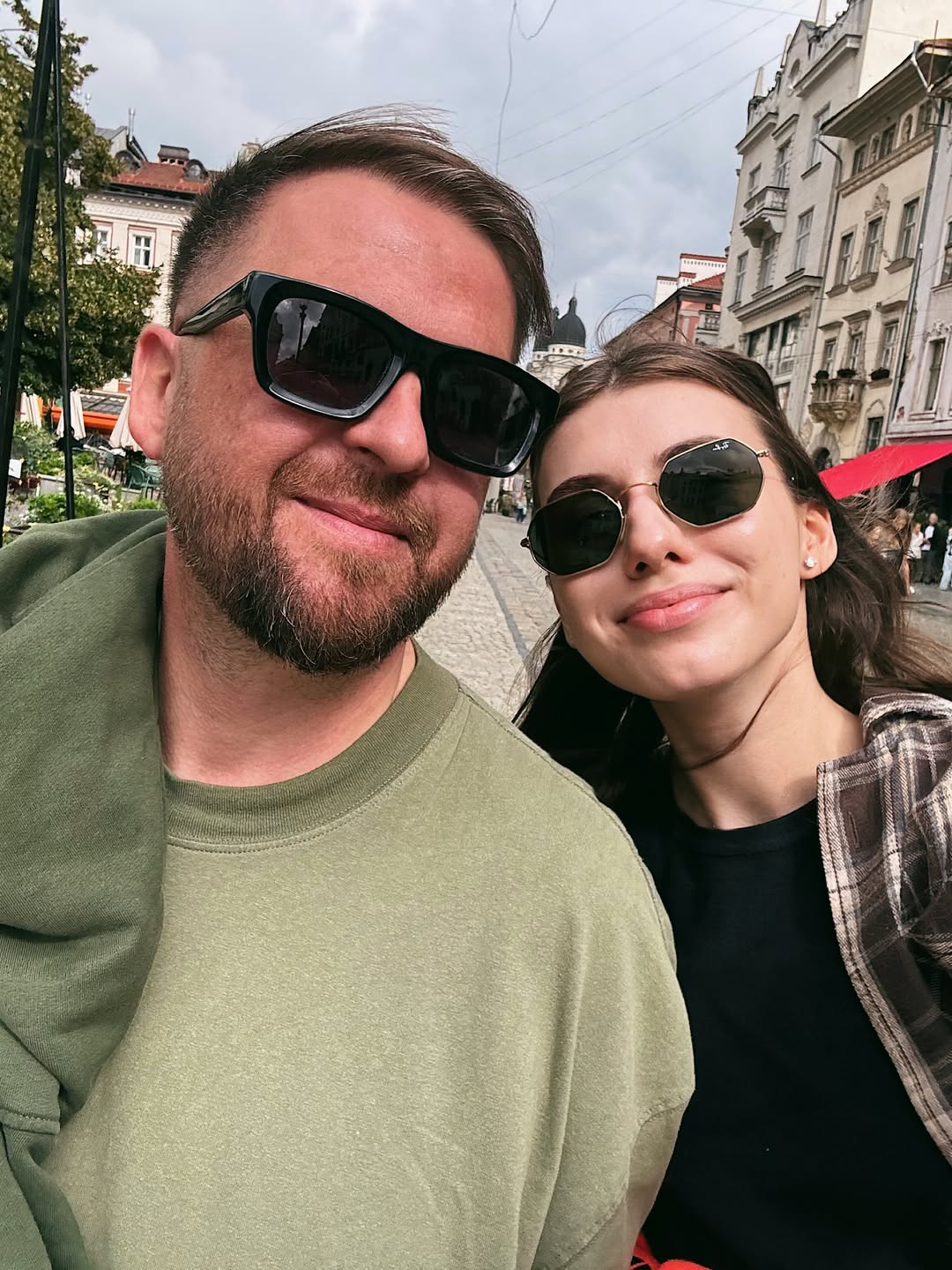 Фото до матеріалу: Дружина Сергія Танчинця привітала чоловіка з днем народження словами про кохання