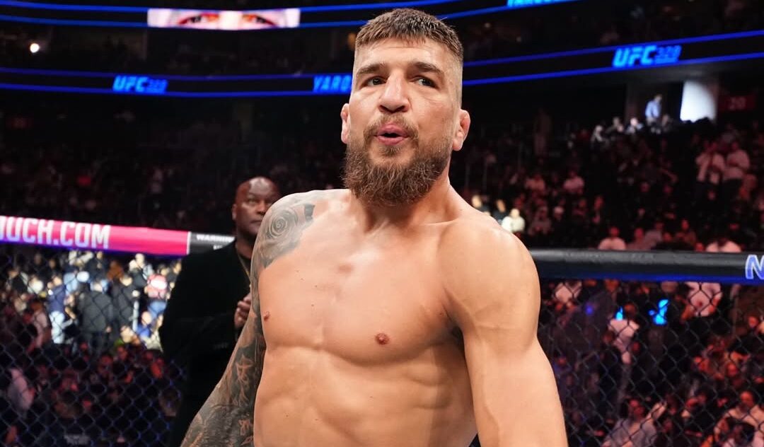 Фото до матеріалу: Ярослав Амосов отримав $100 тисяч бонусу після перемоги на UFC 328