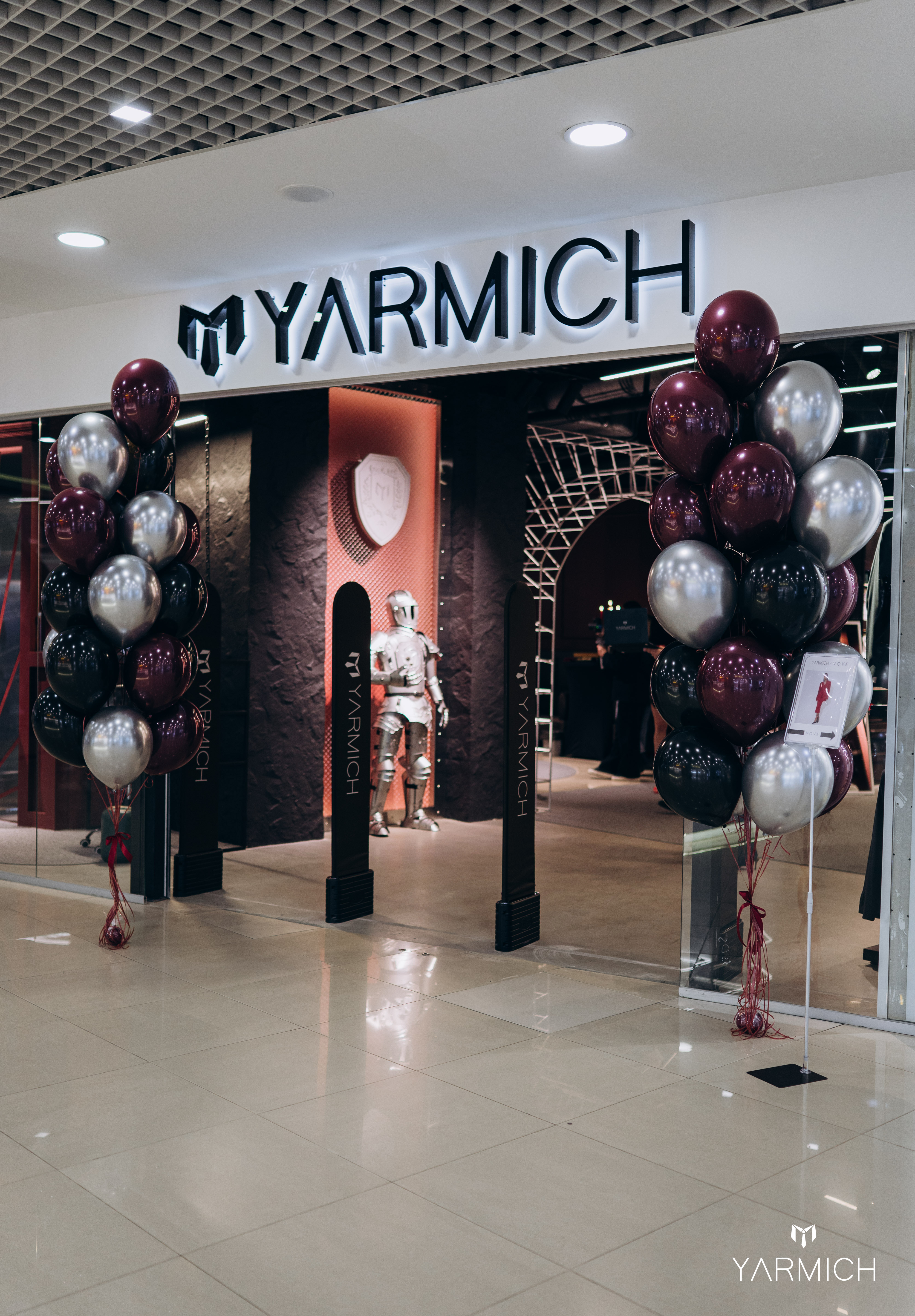 Фото до матеріалу: YARMICH відкрив новий бутик в Івано-Франківську: простір класичного стилю з характером