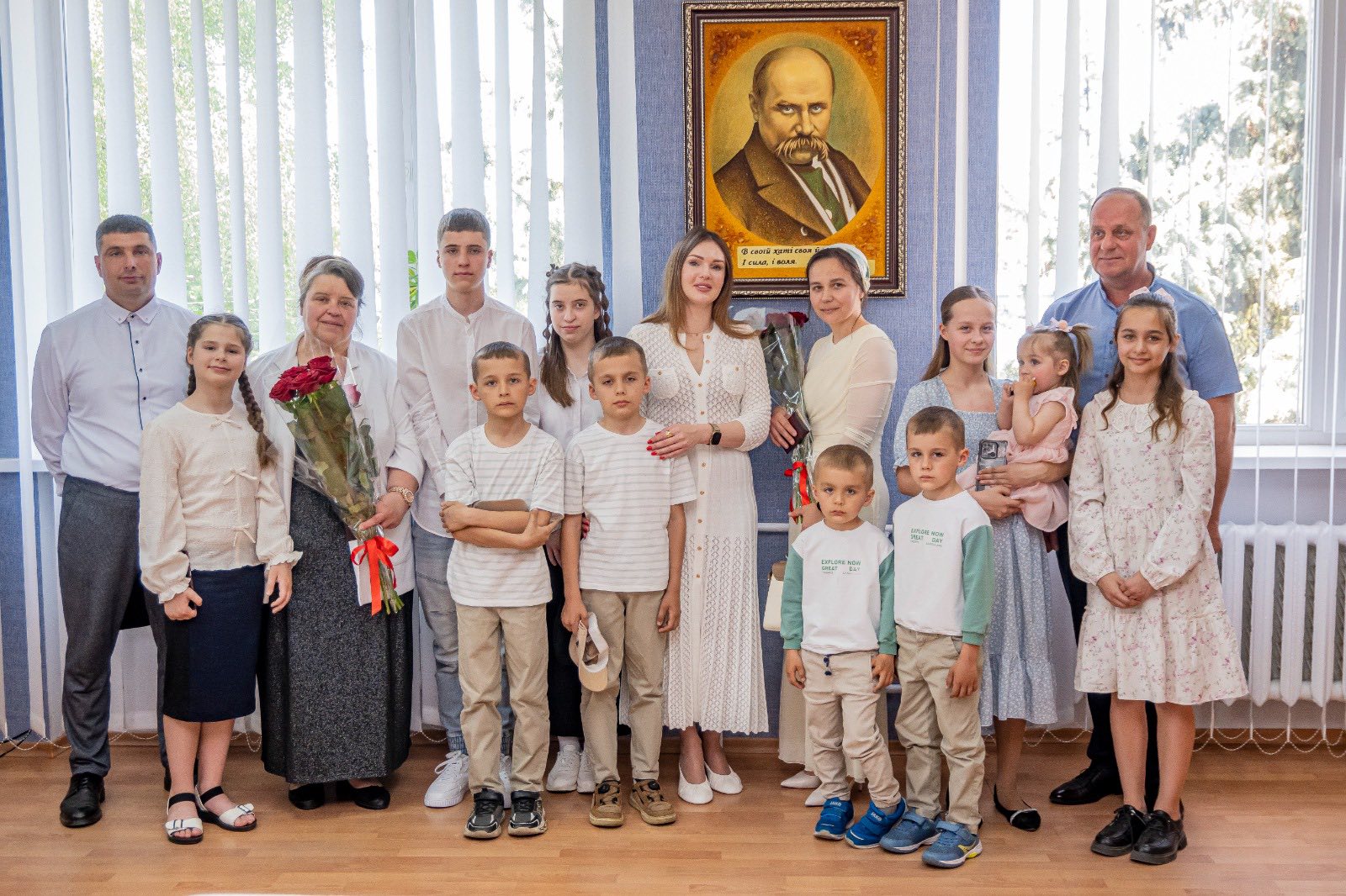 Фото до матеріалу: На Черкащині напередодні Дня матері вручили нагороди «Мати-героїня»