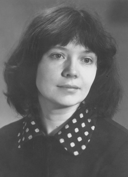 Фото до матеріалу: Випускниця Шацької школи: як батьки-педагоги надихнули на наукову кар'єру