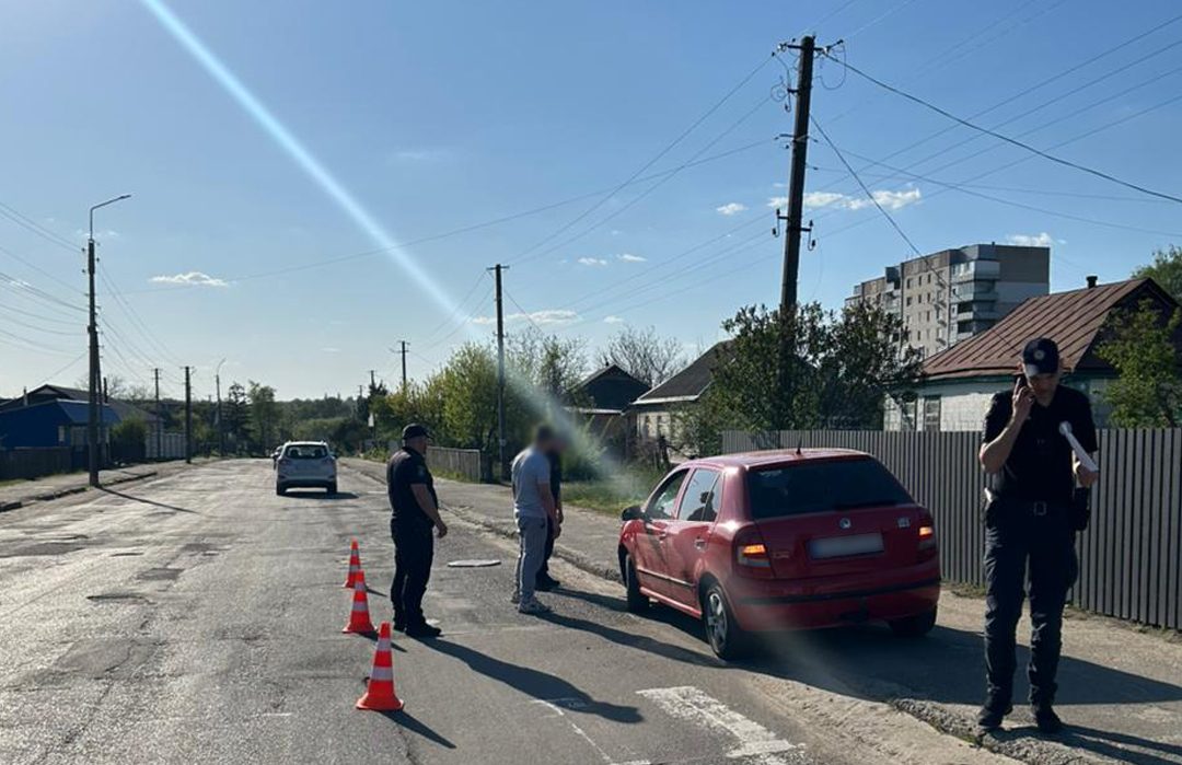Фото до матеріалу: У Корсуні-Шевченківському 12-річна дівчина потрапила під колеса авто: поліція відкрила провадження