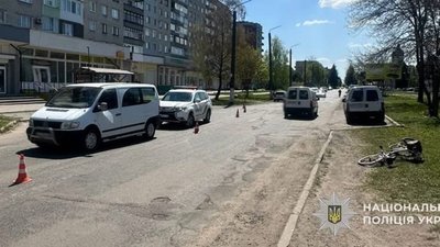 Фото до матеріалу: На курорті «Красія» згорів готель: пожежу гасили всю ніч