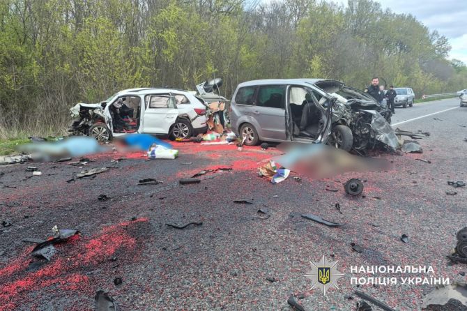 Фото до матеріалу: Трагедія на дорозі: у ДТП поблизу Княжої загинули троє людей