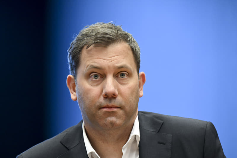 Фото до матеріалу: Німеччина вимагає пом'якшення торговельної війни зі США через нові тарифи Трампа