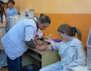 Фото до матеріалу: У Врадіївці школярі побачили, як працюють лікарі сімейної практики