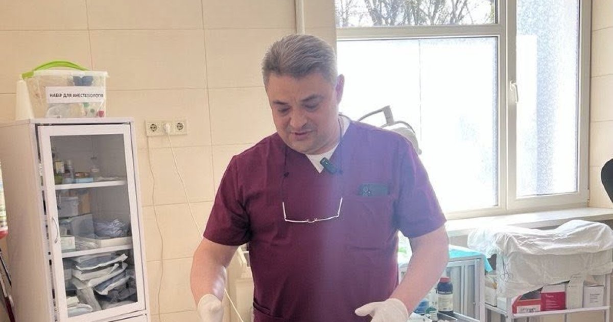 Фото до матеріалу: У Львові хірурги врятували пацієнта з важкою формою виразкового коліту