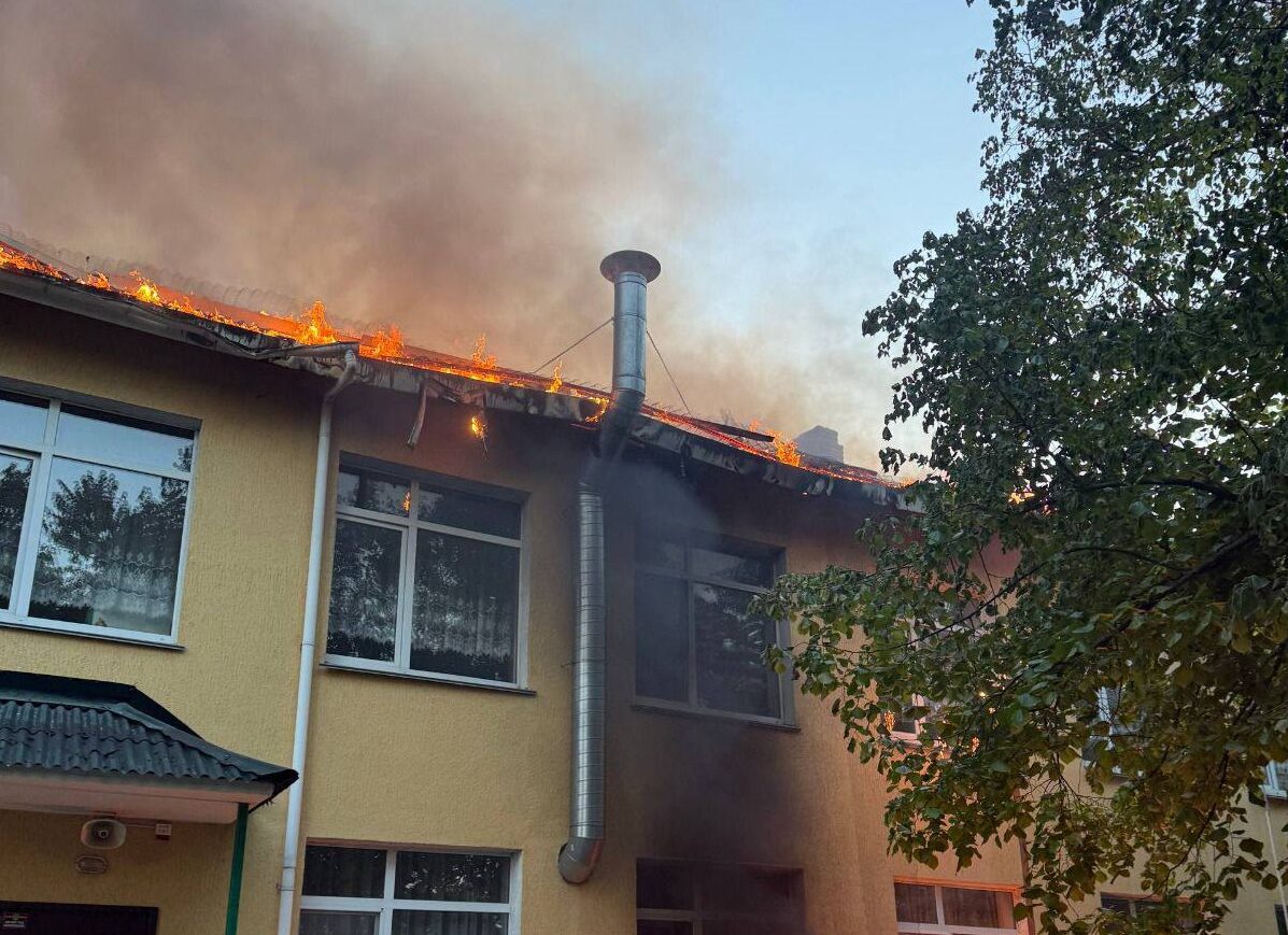 Фото до матеріалу: Нічна атака на Київщину: пожежа в дитсадку, пошкоджені будинки