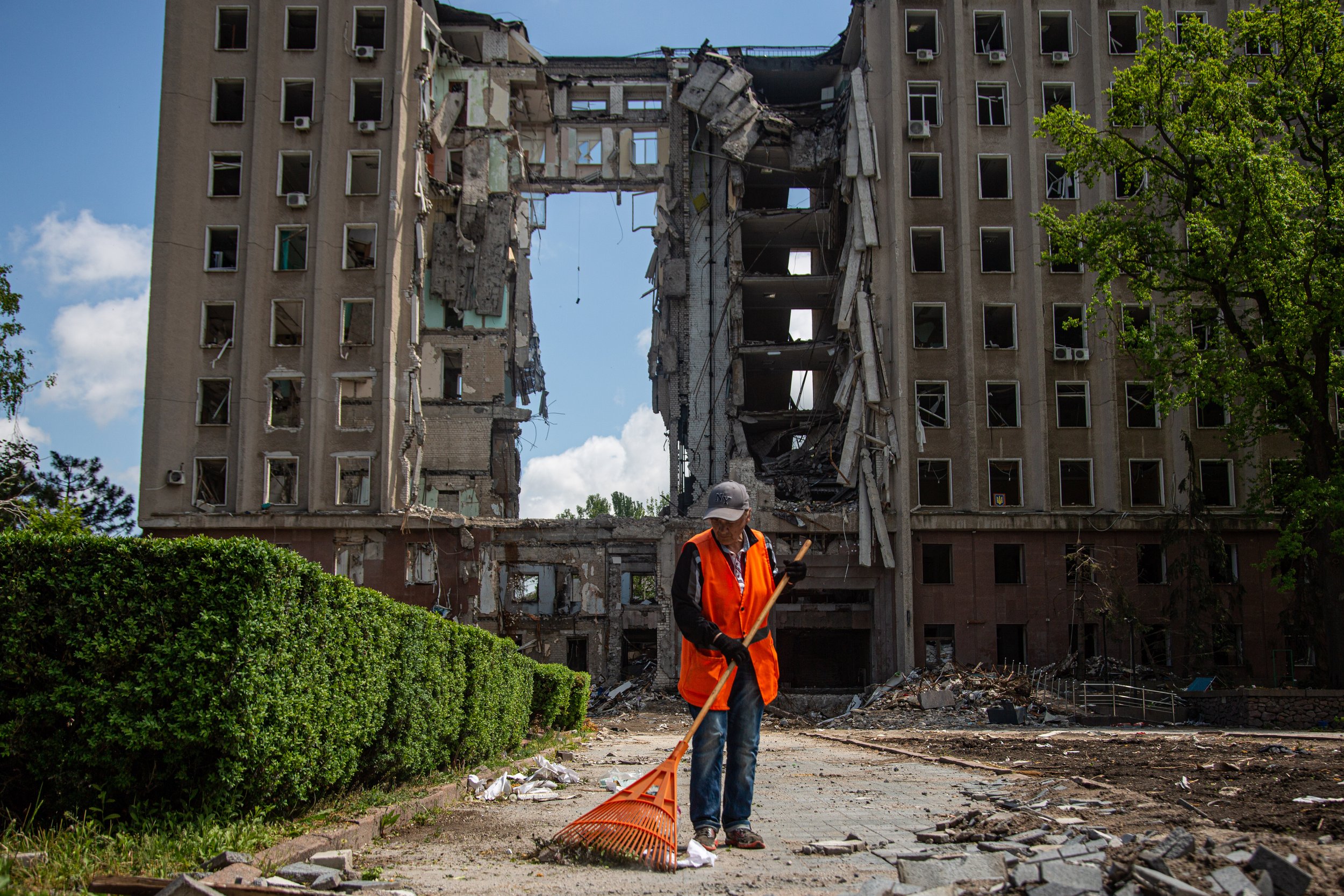 Фото до матеріалу: 12 тисяч іноземних фотографів зафіксували війну в Україні: історії семи світових зірок