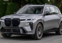 Фото до матеріалу: Tesla може випустити доступніший Cybertruck