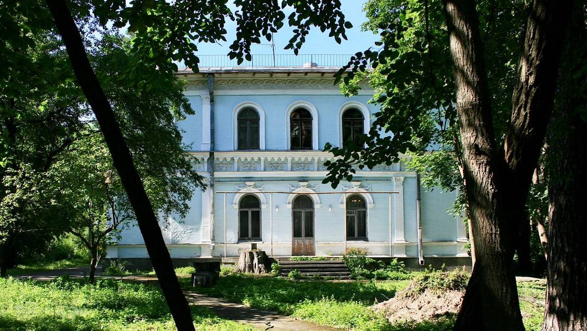 Фото до матеріалу: Колишня дача Хрущова на Лук'янівці: історія розкоші та сучасний занепад