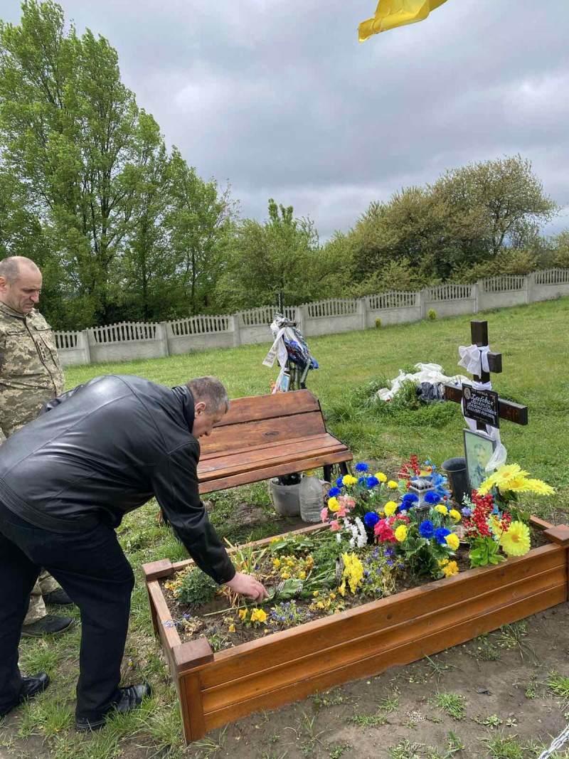 Фото до матеріалу: У Локачах вшанували полеглих захисників та відкрили нову меморіальну дошку
