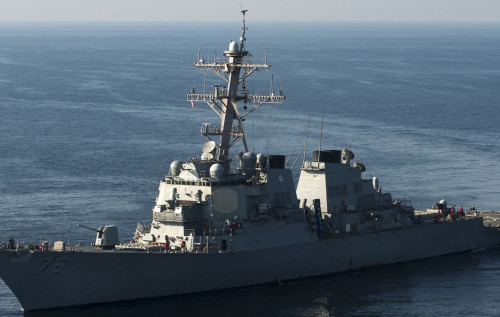Фото до матеріалу: Есмінець USS Higgins втратив електроживлення в океані