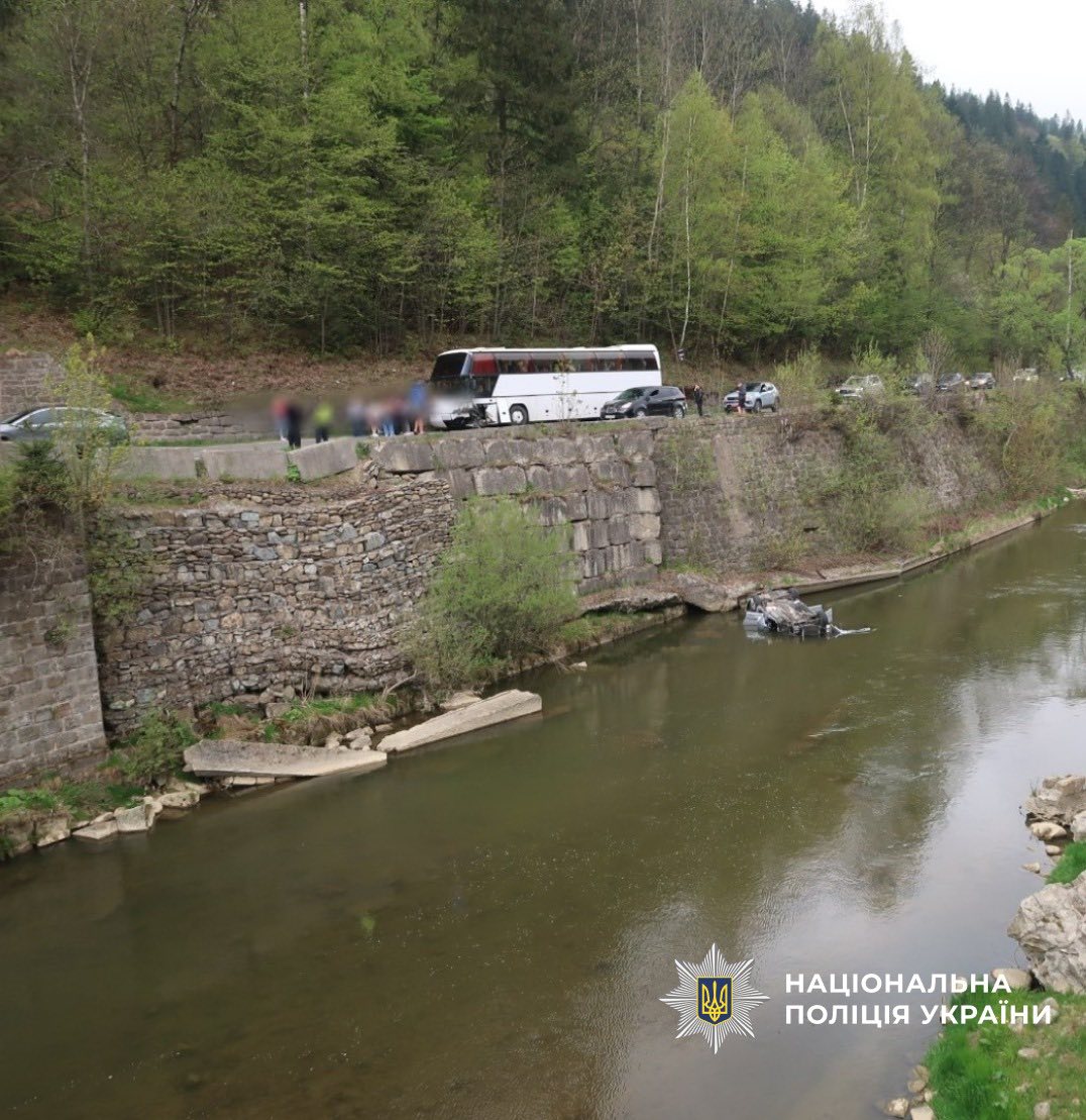 Фото до матеріалу: Тривожні вихідні на Прикарпатті: у чотирьох ДТП травмовано п'ятеро осіб