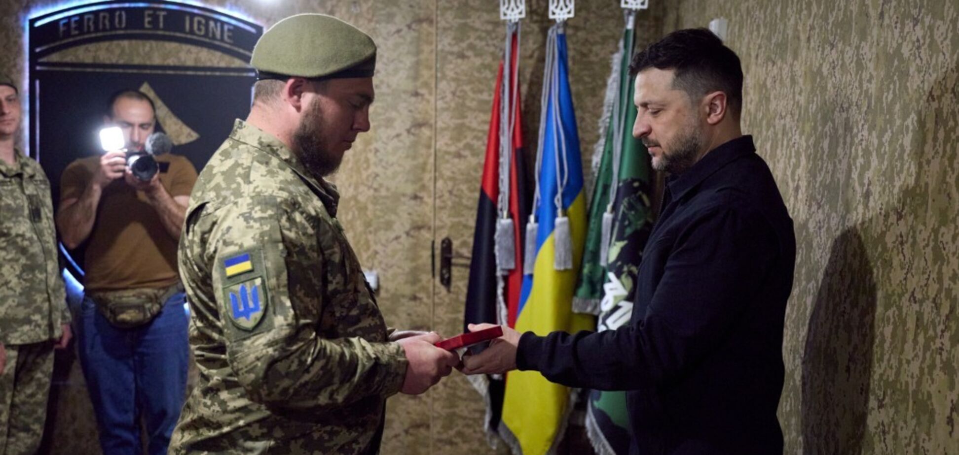 Фото до матеріалу: 15 народних депутатів України придбали елітні авто на 76 млн грн: хто на них їздить і на чиє ім'я оформлені машини
